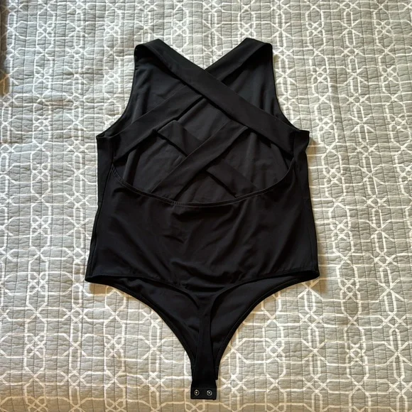 Black Express Body Contour criss-crossed back bodysuit size XL - Picture 3 of 6